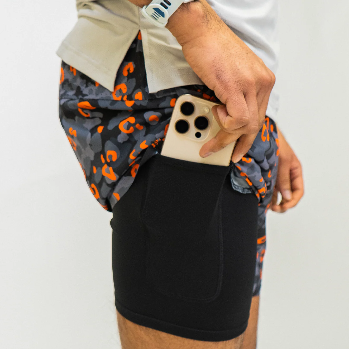 Mens Avigate 5" Fusion Short - Jag Camo Blaze - Image 4